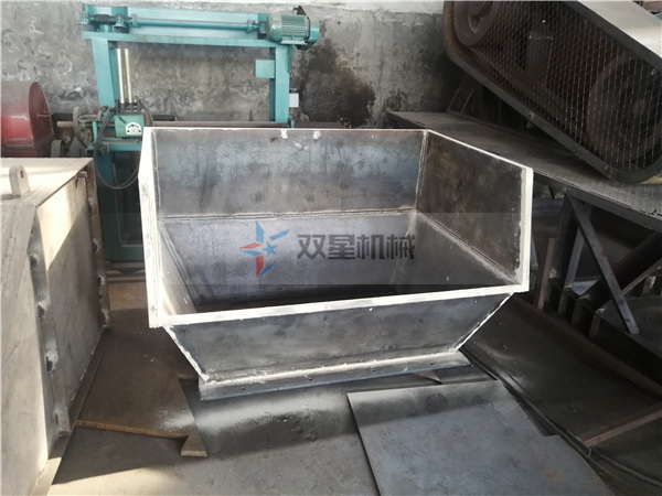 <a href='http://www.oaphp.cn/ssxl/10.html' target='_blank'><span>金屬撕碎機(jī)</span></a>進(jìn)料斗
