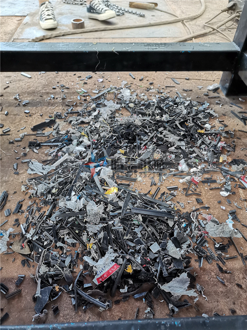 <a href='http://www.oaphp.cn/ptsb/1033.html' target='_blank'><span>渦電流分選機(jī)</span></a>|<a href='http://www.oaphp.cn/psxl/1278.html' target='_blank'><span>斷橋鋁破碎</span></a>分選效果